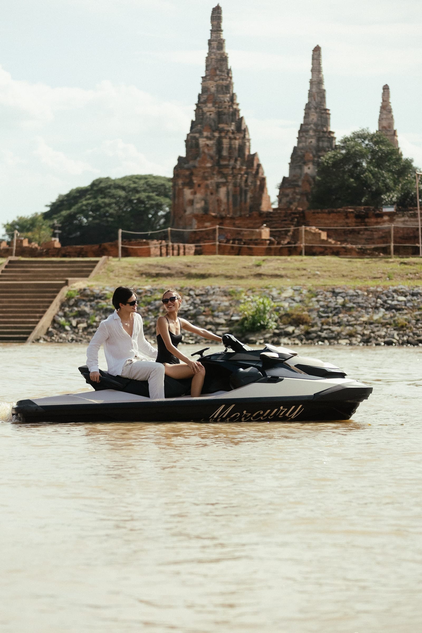 ต่อหน้าวัดไชยวัฒนาราม — Mercury GT jet ski Ayutthaya (16)