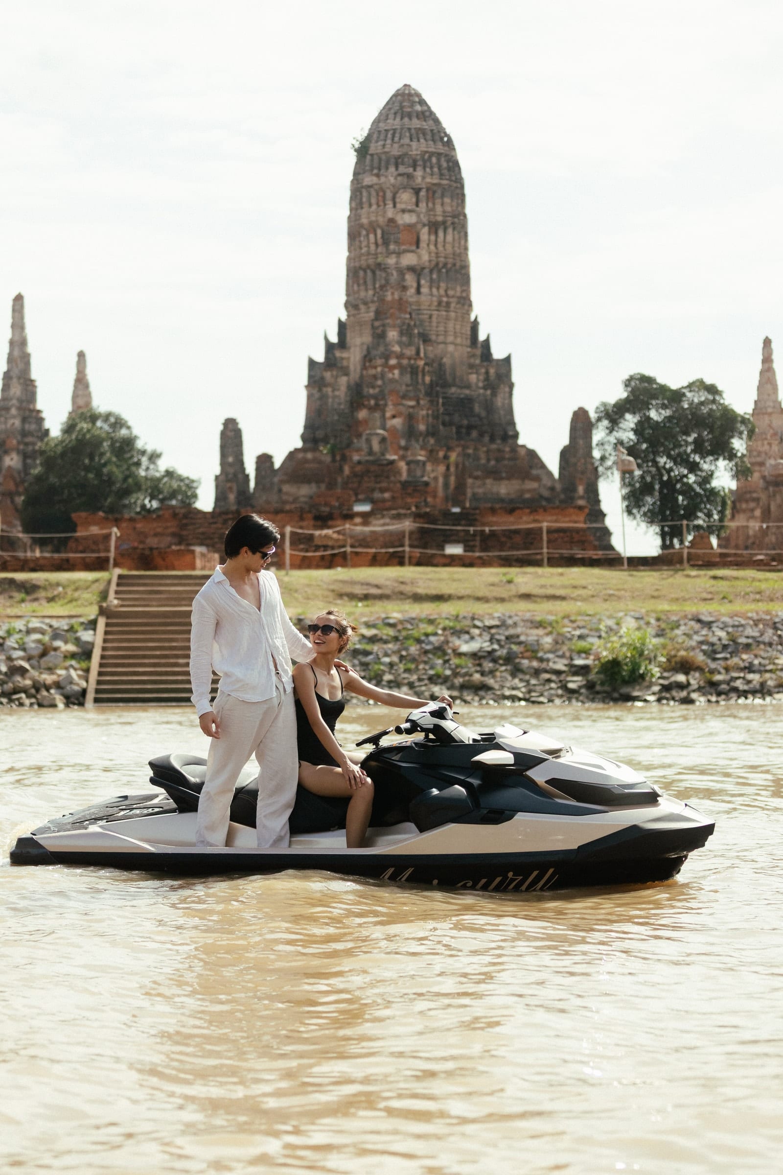 ต่อหน้าวัดไชยวัฒนาราม — Mercury GT jet ski Ayutthaya (17)
