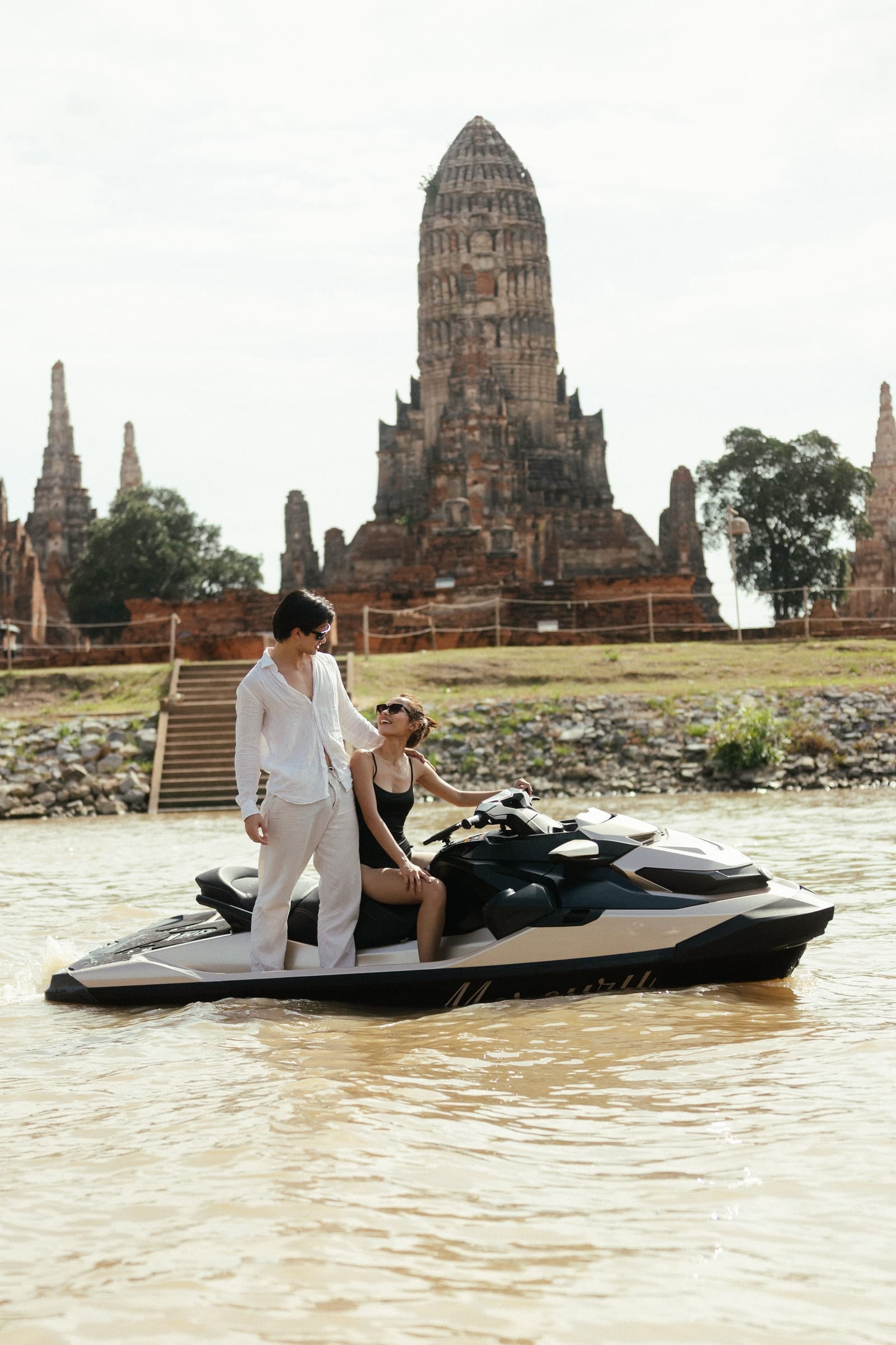 ต่อหน้าวัดไชยวัฒนาราม — Mercury GT jet ski Ayutthaya (18)