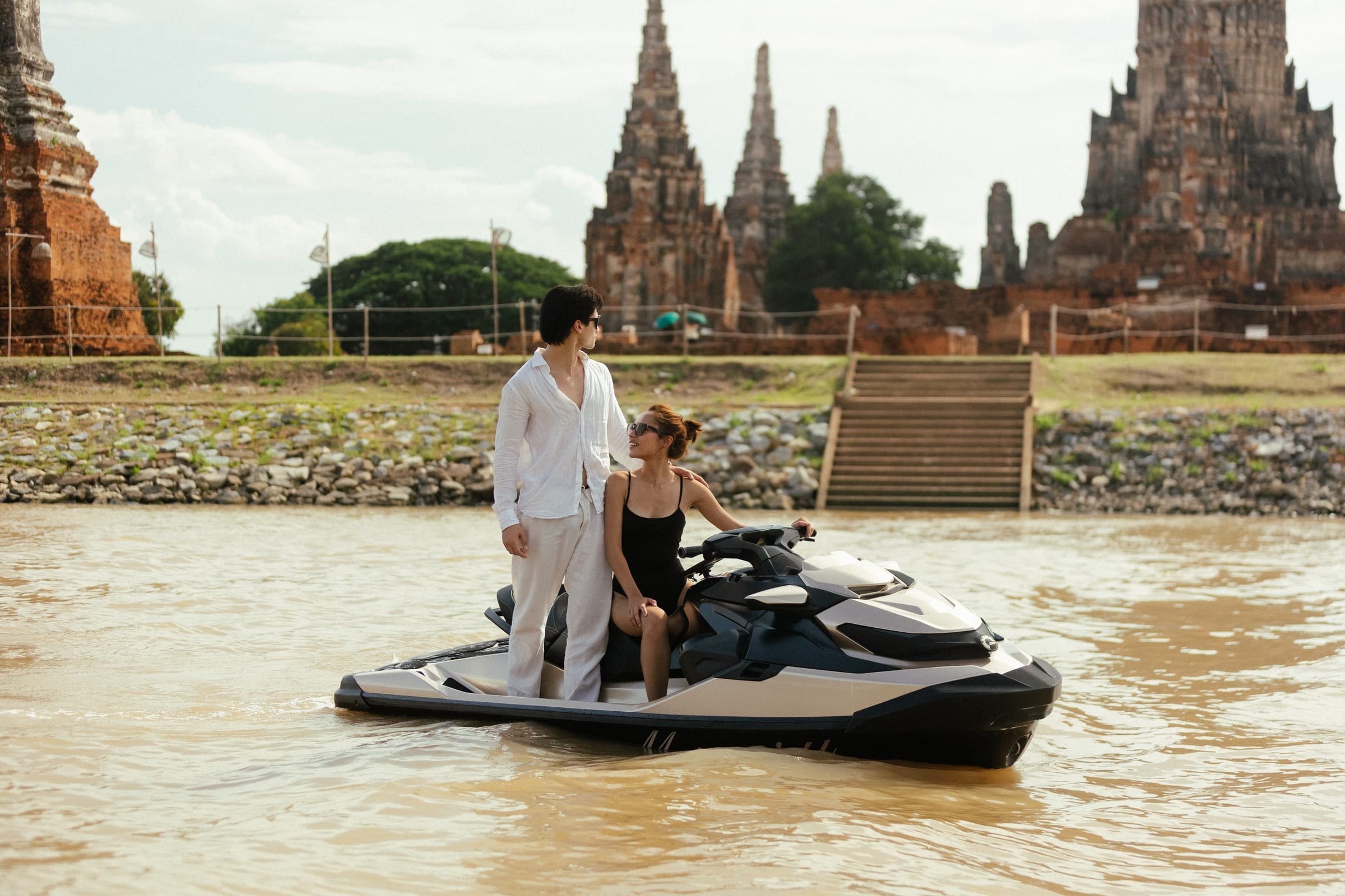 ต่อหน้าวัดไชยวัฒนาราม — Mercury GT jet ski Ayutthaya (19)