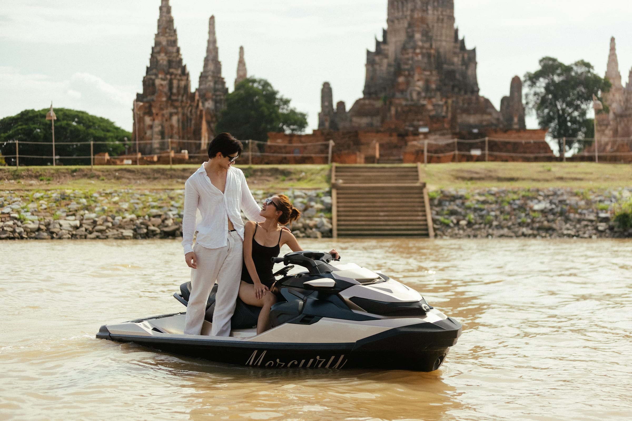 ต่อหน้าวัดไชยวัฒนาราม — Mercury GT jet ski Ayutthaya (20)