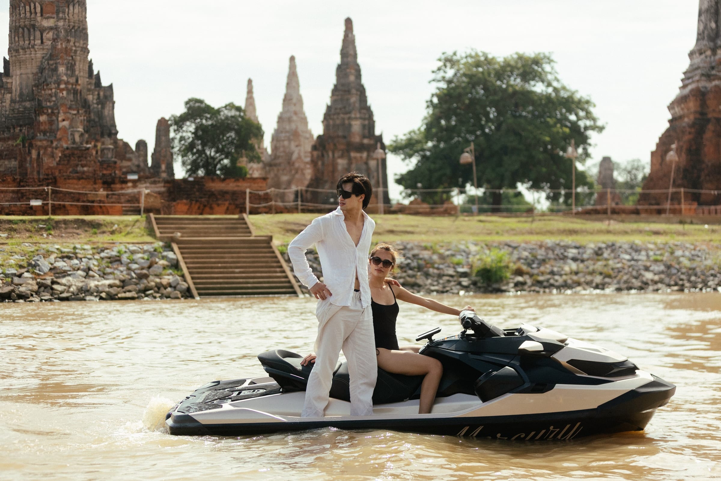 ต่อหน้าวัดไชยวัฒนาราม — Mercury GT jet ski Ayutthaya (21)