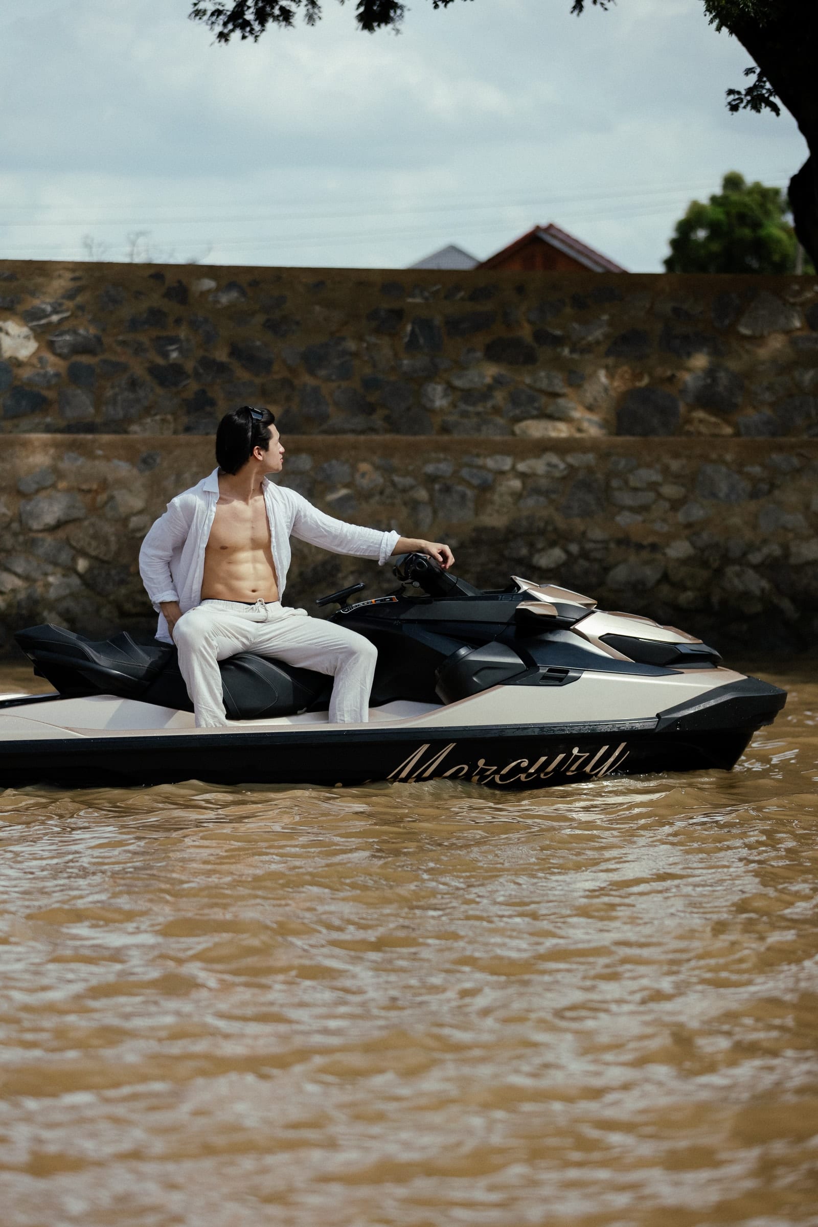 ต่อหน้าวัดไชยวัฒนาราม — Mercury GT jet ski Ayutthaya (9)