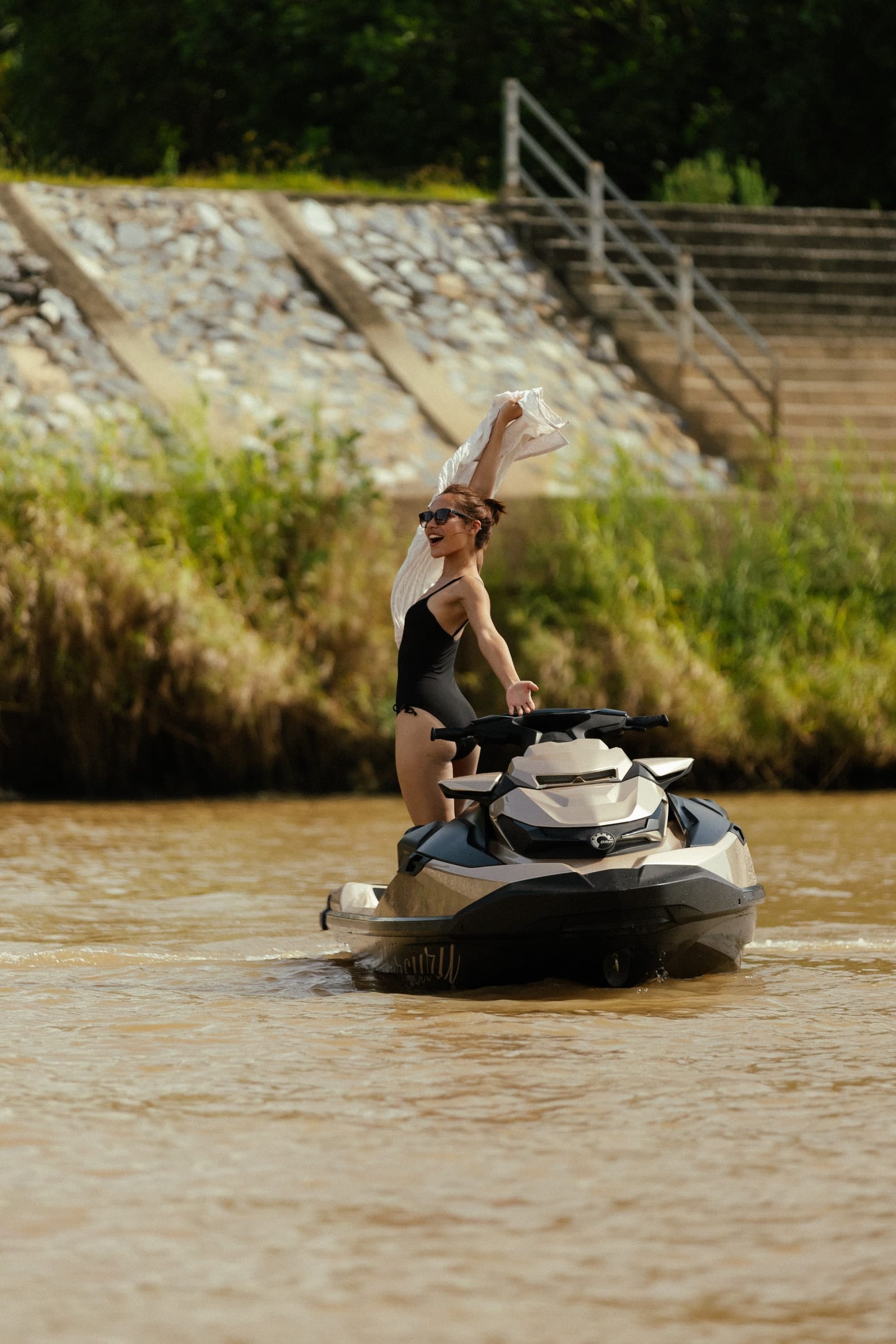 บนตัวเครื่อง — Mercury GT jet ski Ayutthaya (7)
