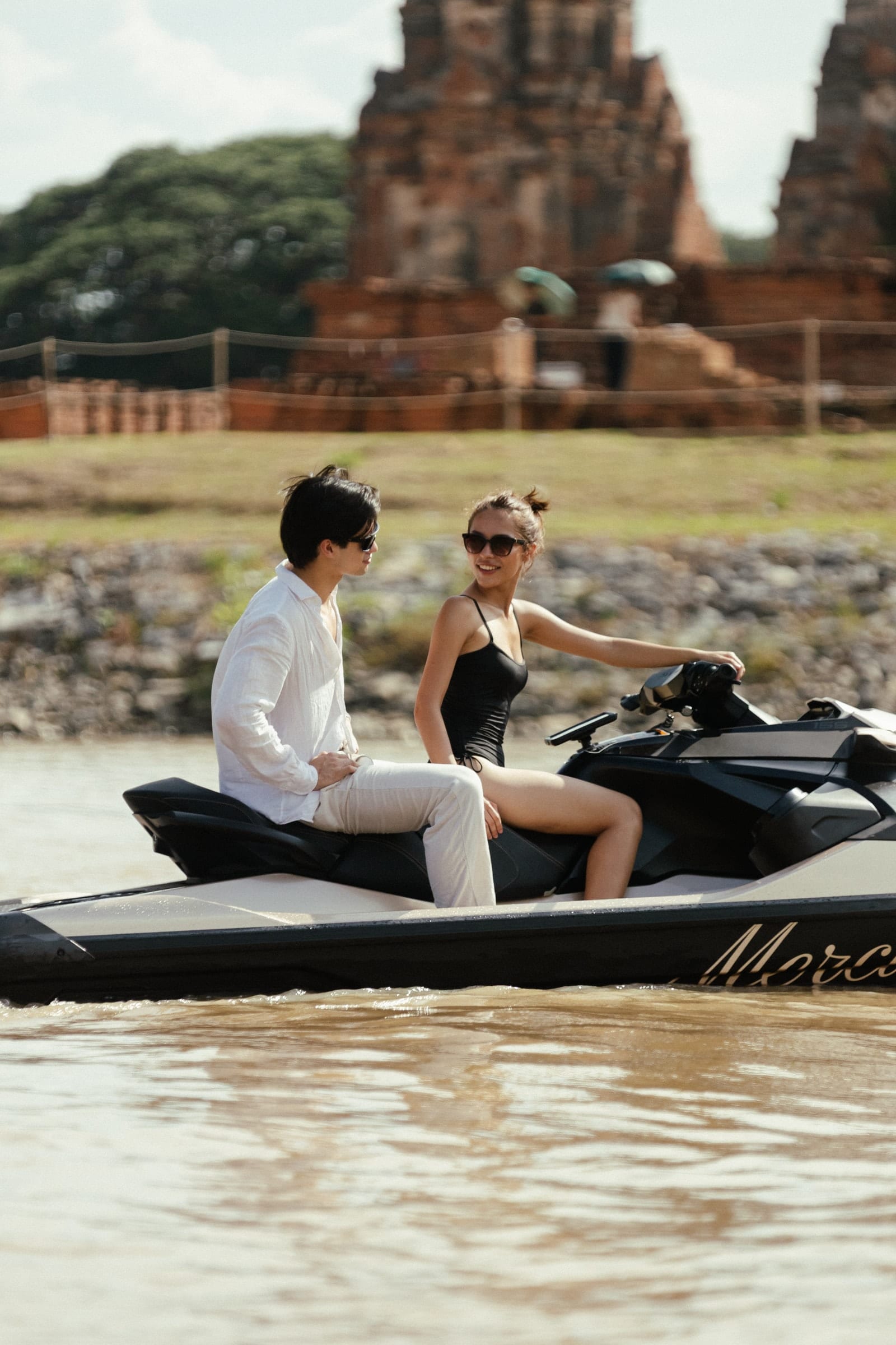 ต่อหน้าวัดไชยวัฒนาราม — Mercury GT jet ski Ayutthaya (10)