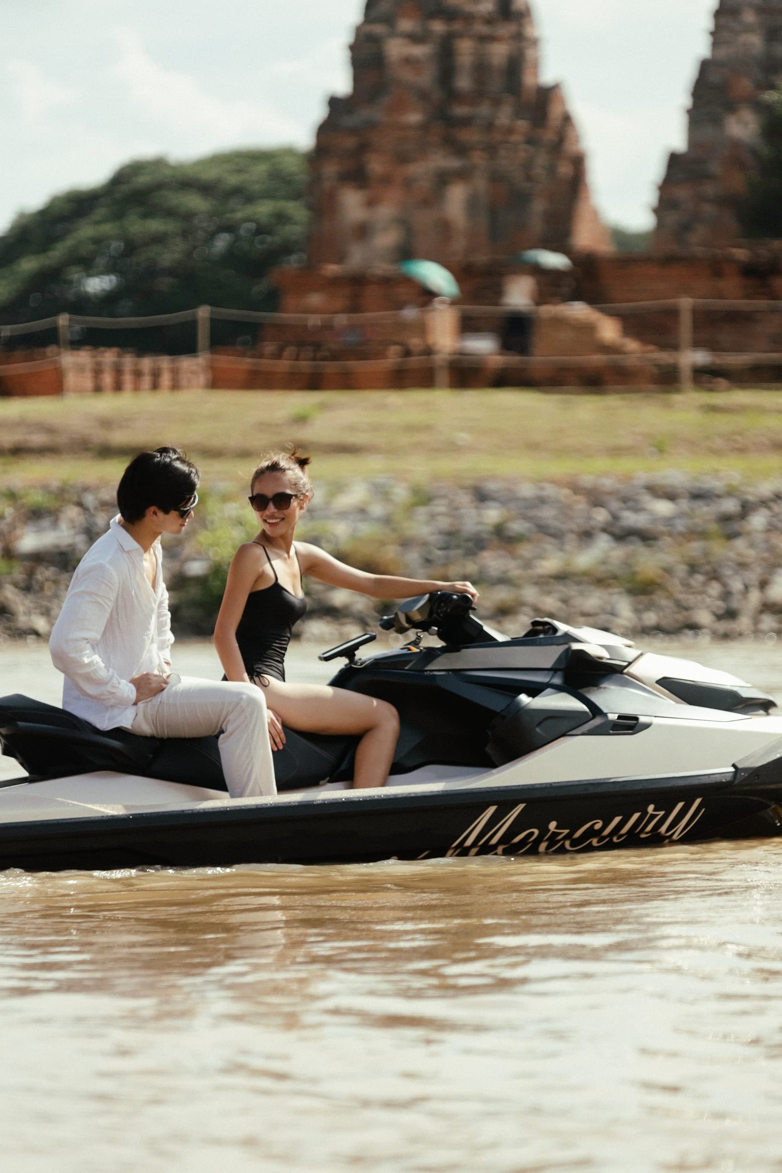 ต่อหน้าวัดไชยวัฒนาราม — Mercury GT jet ski Ayutthaya (11)